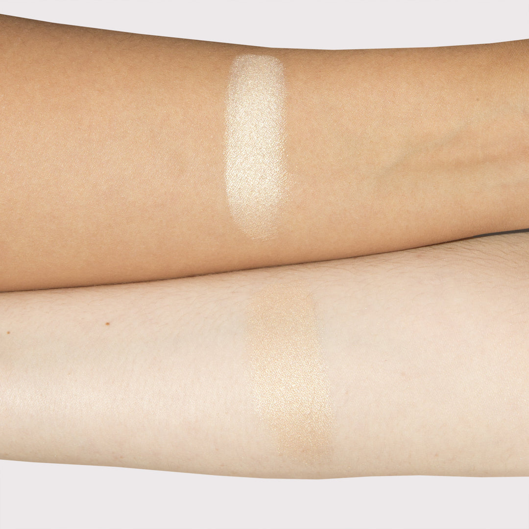Photograph showing Mary-Lou Manizer travel size effect on a model's arm