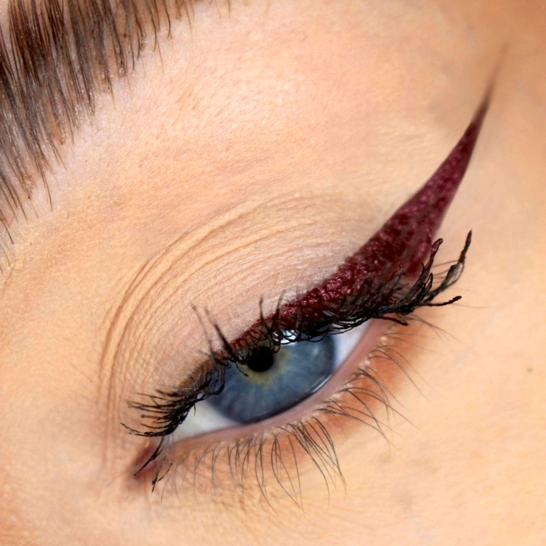 Photograph of Schwing Trio amber eyeliner